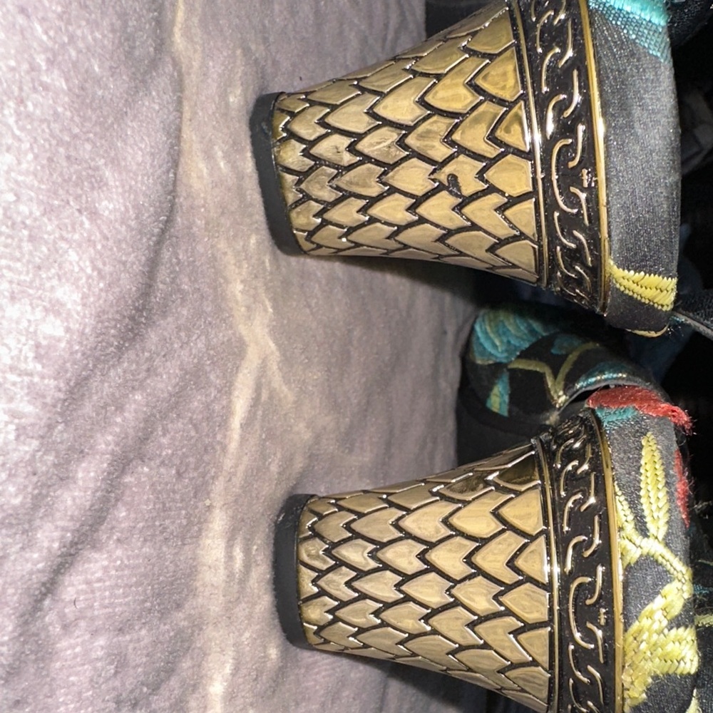 J.Reneé Metallic Floral Pointed Slingback Mules in Copper and Teal - Picture 3 of 5